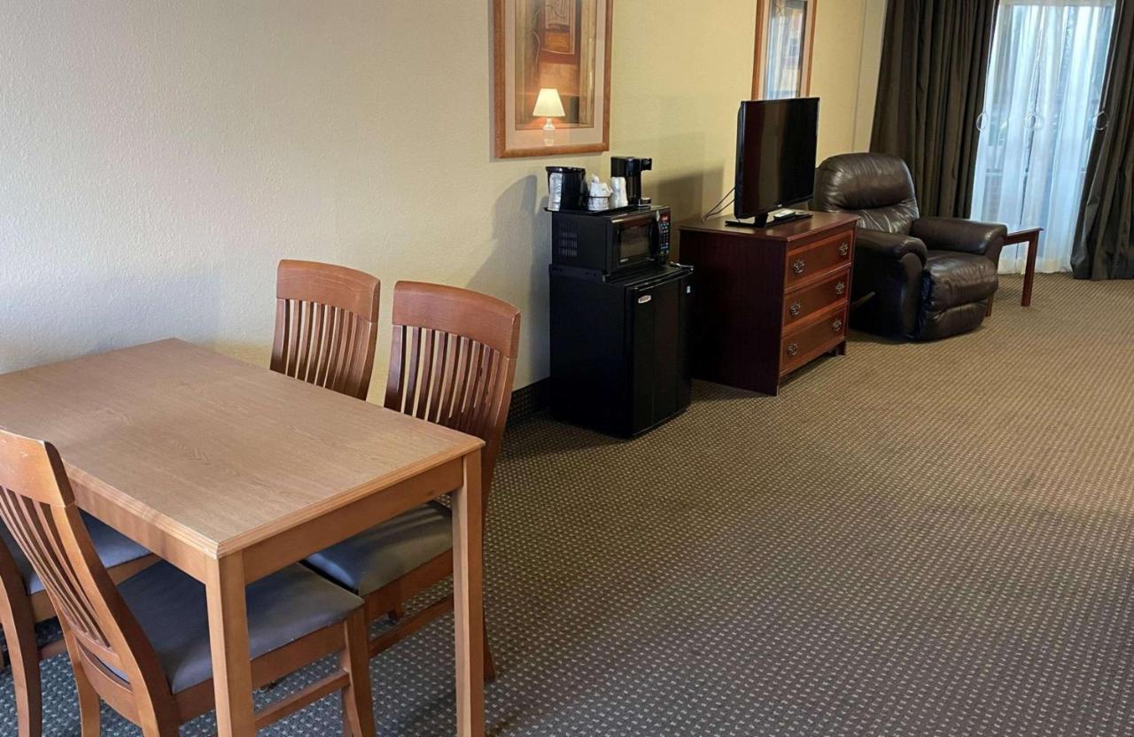 Best Western Starlite Village Fort Dodge Exterior foto